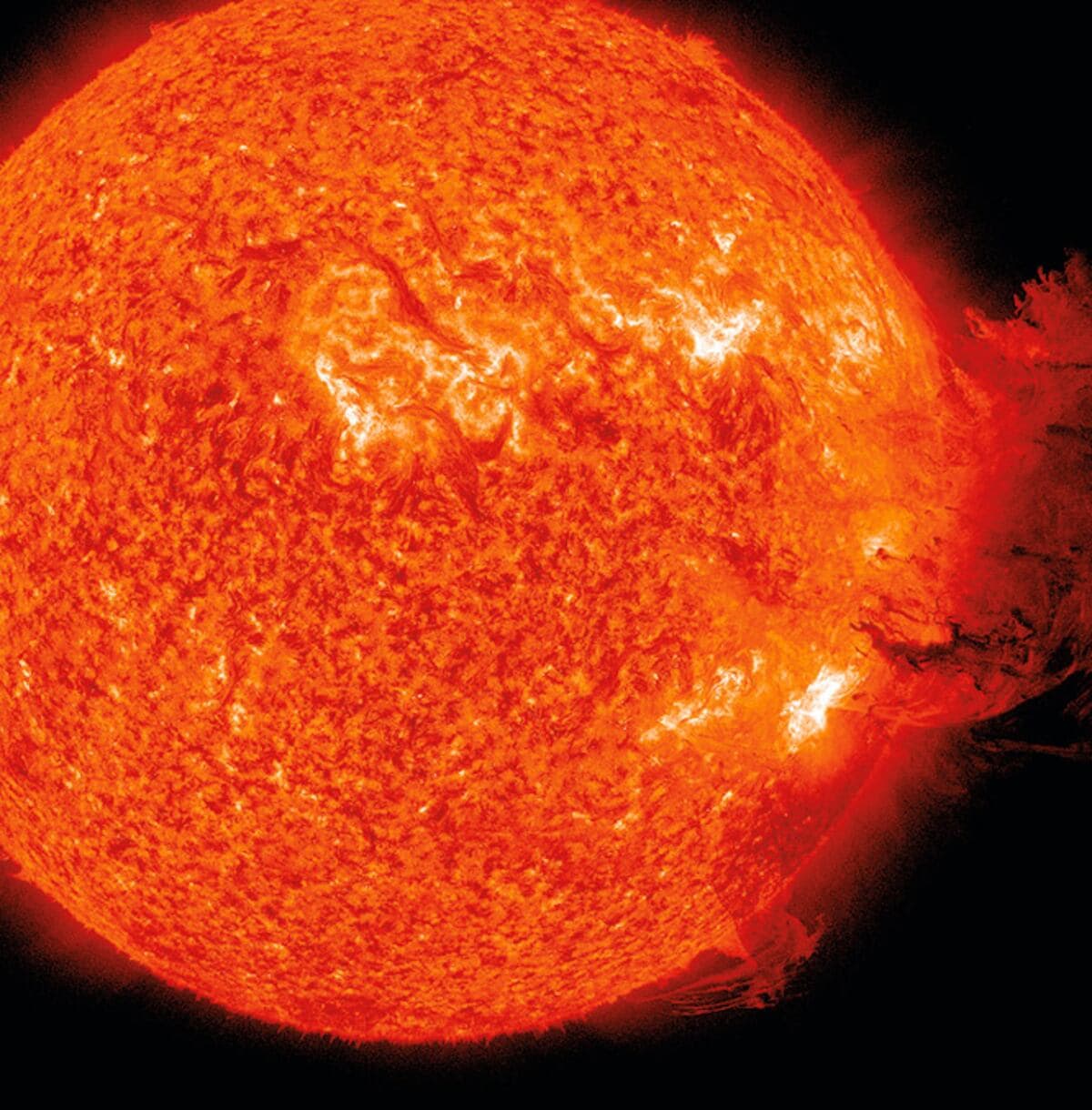 Alerta por tormenta solar: Agencia Espacial Española advierte riesgos en sistemas tecnológicos