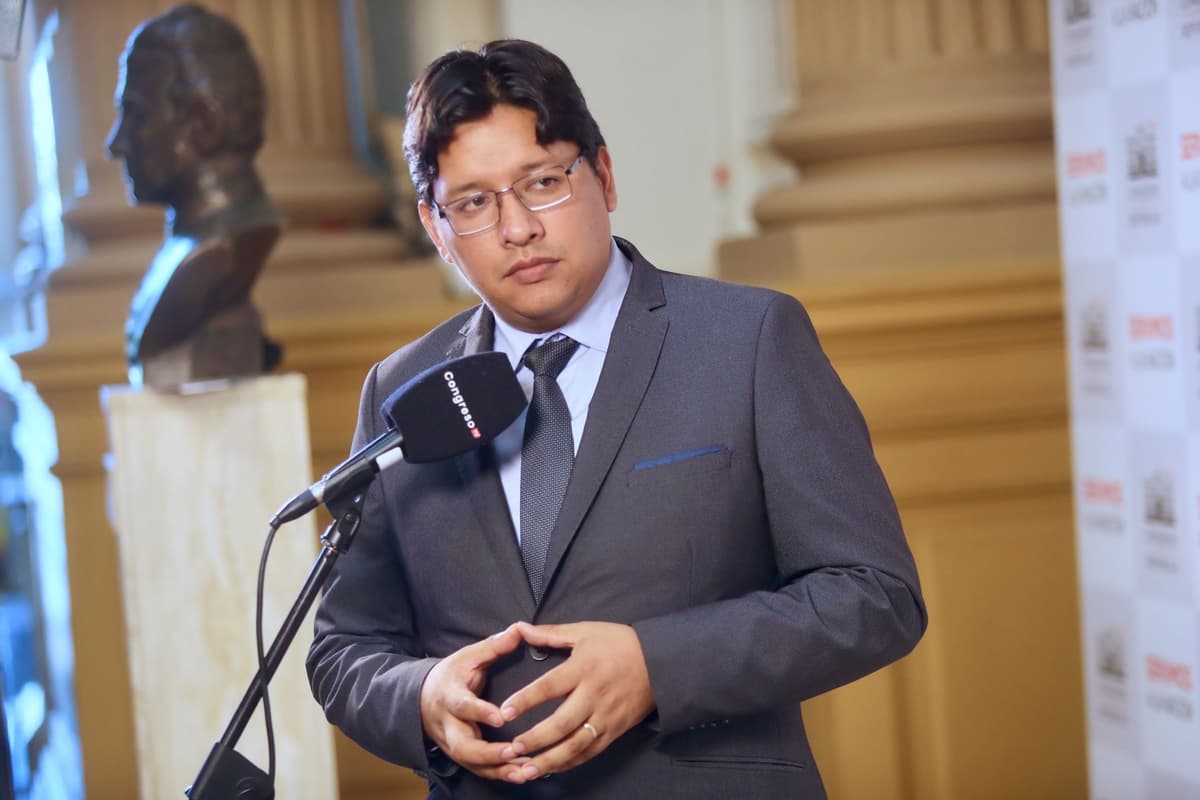Proyecto en el Congreso propone reducir el IGV al 15% y subir el IR de forma temporal