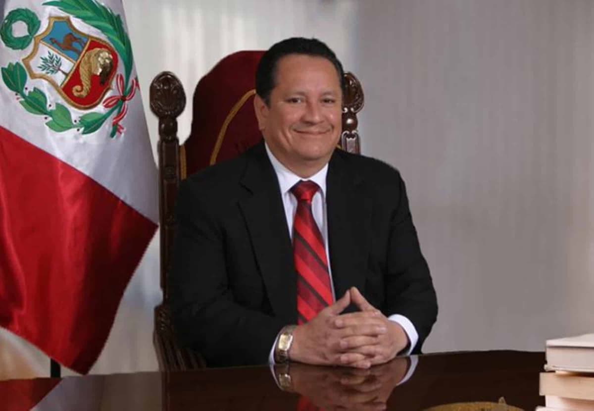 Luis Arce Córdova pide ejecución anticipada para volver como fiscal supremo y frenar concurso de la JNJ
