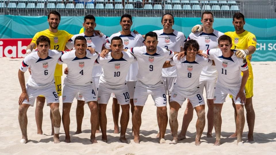 Canadá vence a EE UU 3-2 en un emocionante partido de prórroga y gana el Campeonato de las Cuatro Naciones