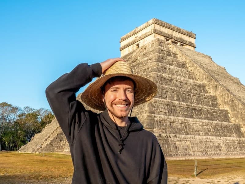 Gira de MrBeast por ruinas mayas suscita críticas y amenazas legales en México