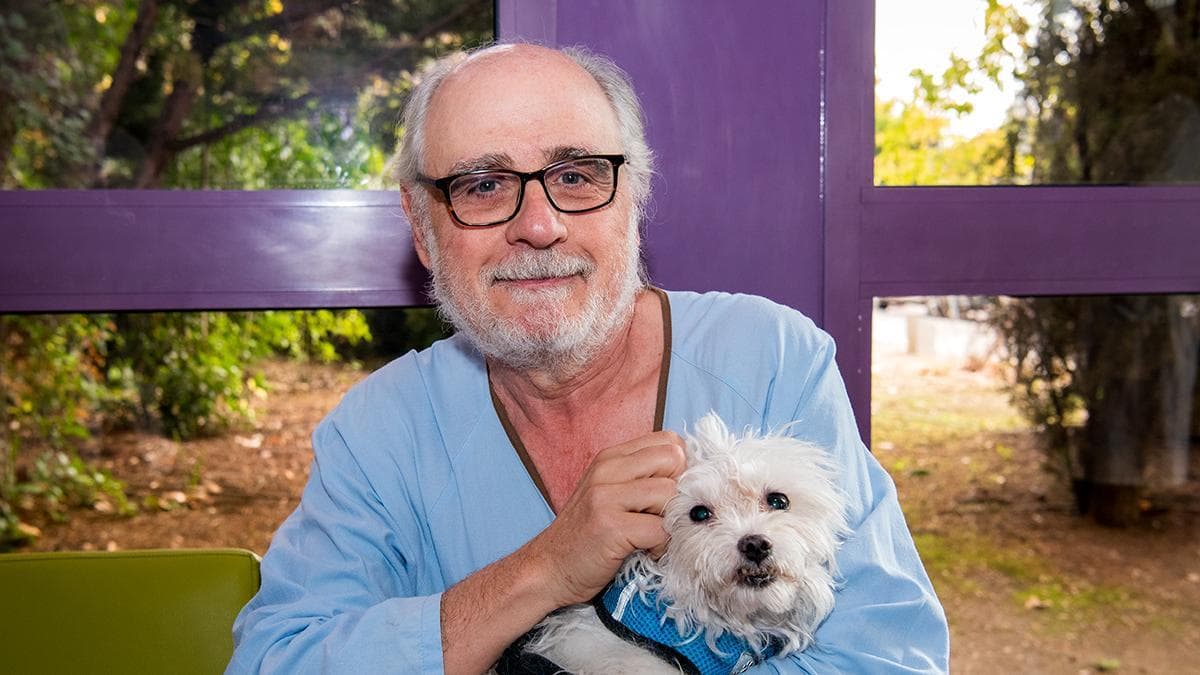 Hospital de Getafe permite a pacientes despedirse de sus perros