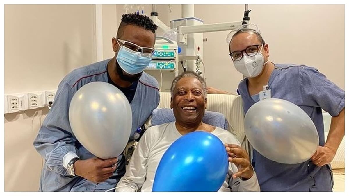 Pelé, de nuevo en el hospital