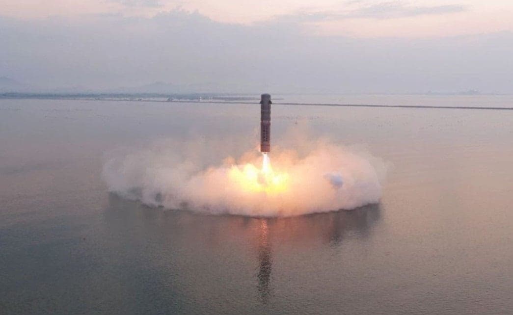 China experimenta con cohetes espaciales para el envío de paquetería