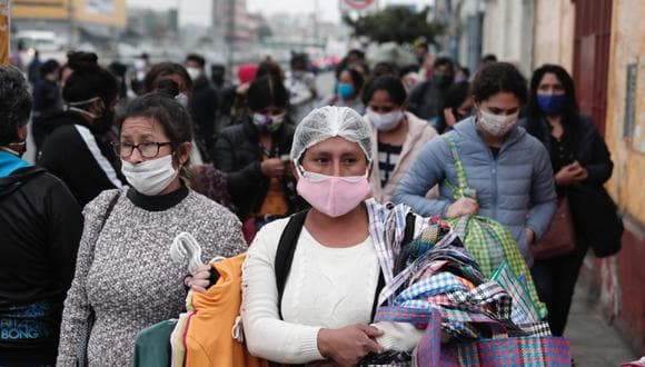 Pandemia "está lejos de su final" pese a 2 semanas de descensos en casos, afirma OMS