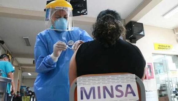 Adultos mayores  figuran en el sistema EsSalud como desertores a la vacuna pese a no haber sido consultados