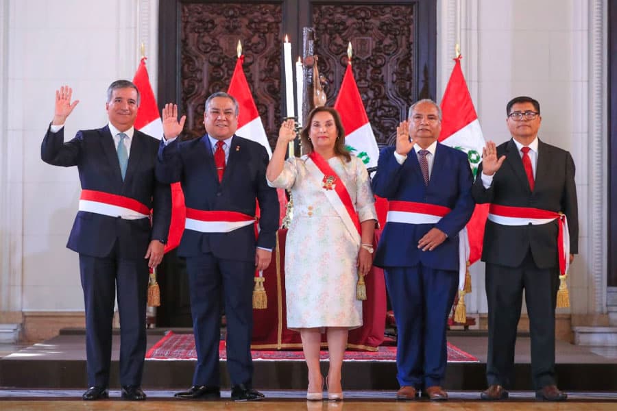 Gobierno de Boluarte suma 65 ministros en dos años y evidencia inestabilidad sin precedentes