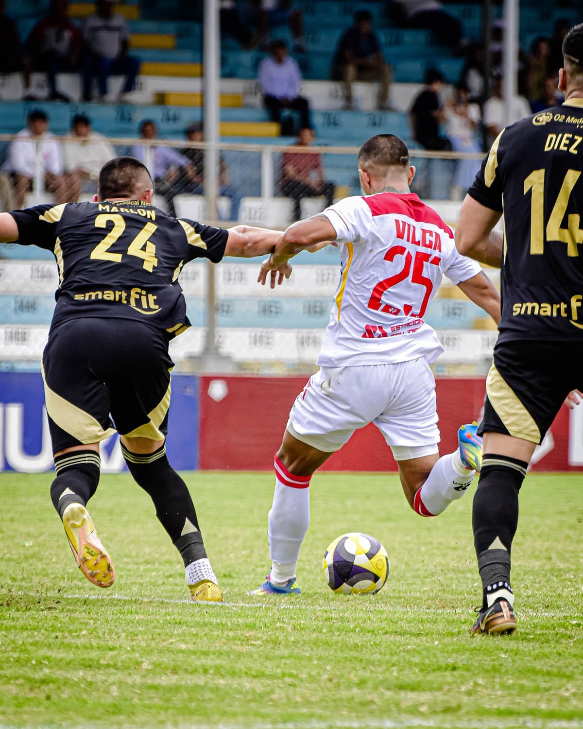 Atlético Grau y Cusco FC empatan sin goles en un duelo de fuerzas parejas en Sullana