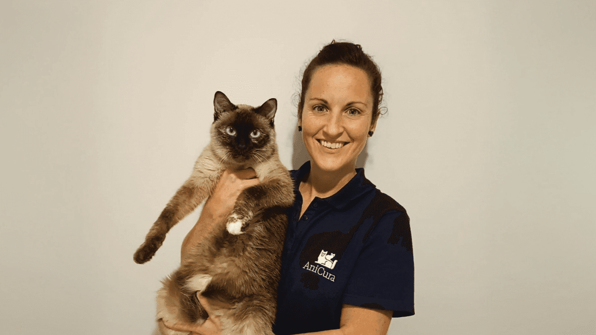 Isabel Luño: Perros comen heces por aprendizaje, no solo un problema físico