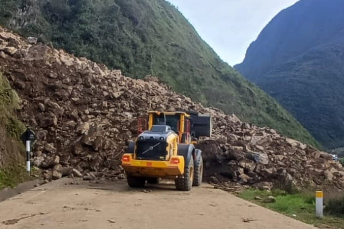 IIRSA Sur aconseja usar vías alternativas ante deslizamiento que cerró Interoceánica en Cusco