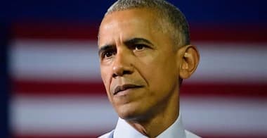 Obama lanza crítica velada a Trump y advierte sobre riesgo de autocracia en EE.UU.