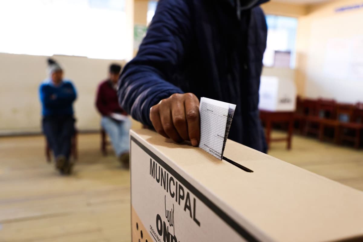 Elecciones 2026: El 63% de peruanos no confía en ningún partido político
