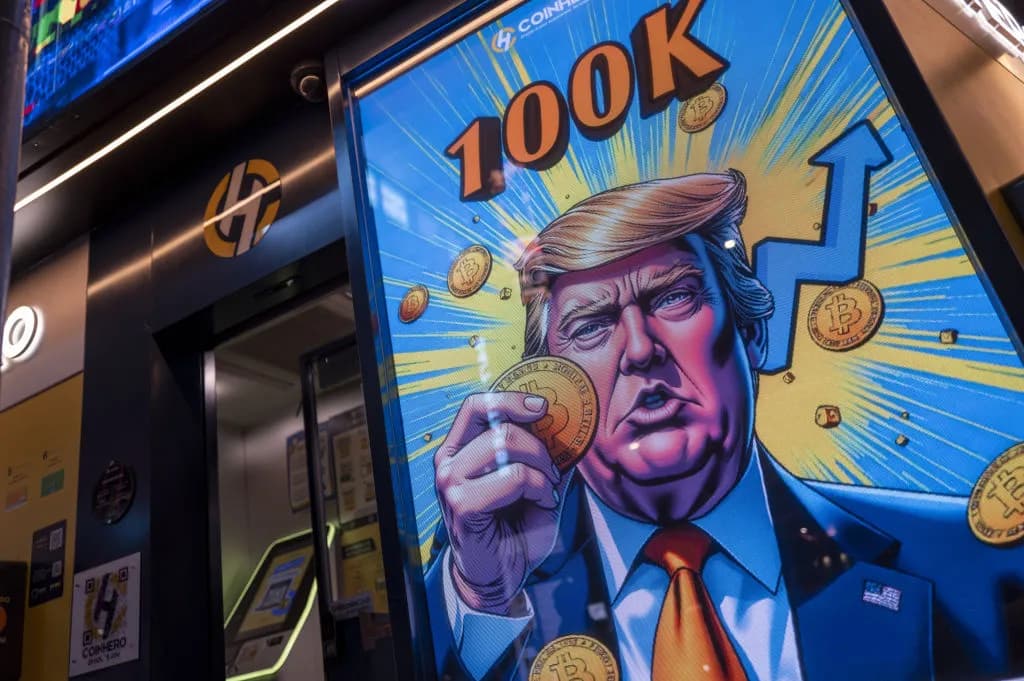 Trump agasaja con una cena exclusiva a los 220 mayores inversores en su memecoin