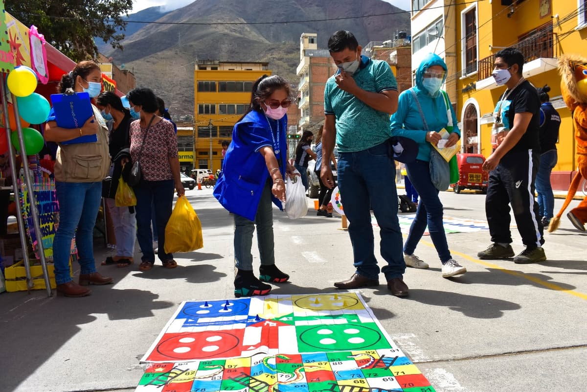 Red de Salud Huánuco realizó ferias informativas por el día mundial de la salud mental
