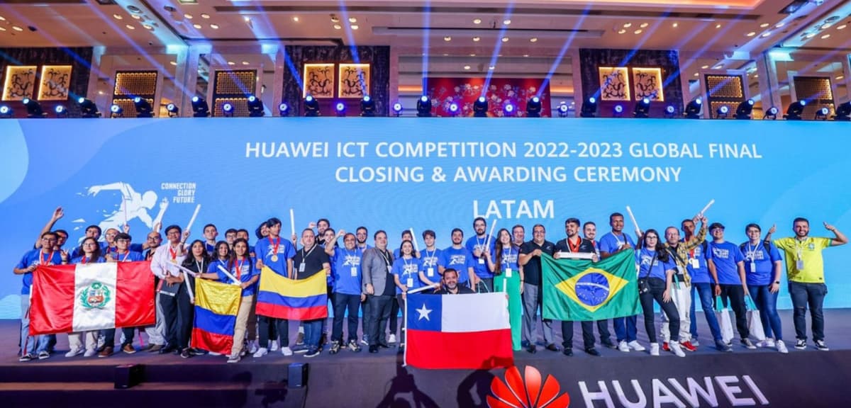 Estudiantes de la UNI y San Marcos ganan competencia mundial de Huawei en China