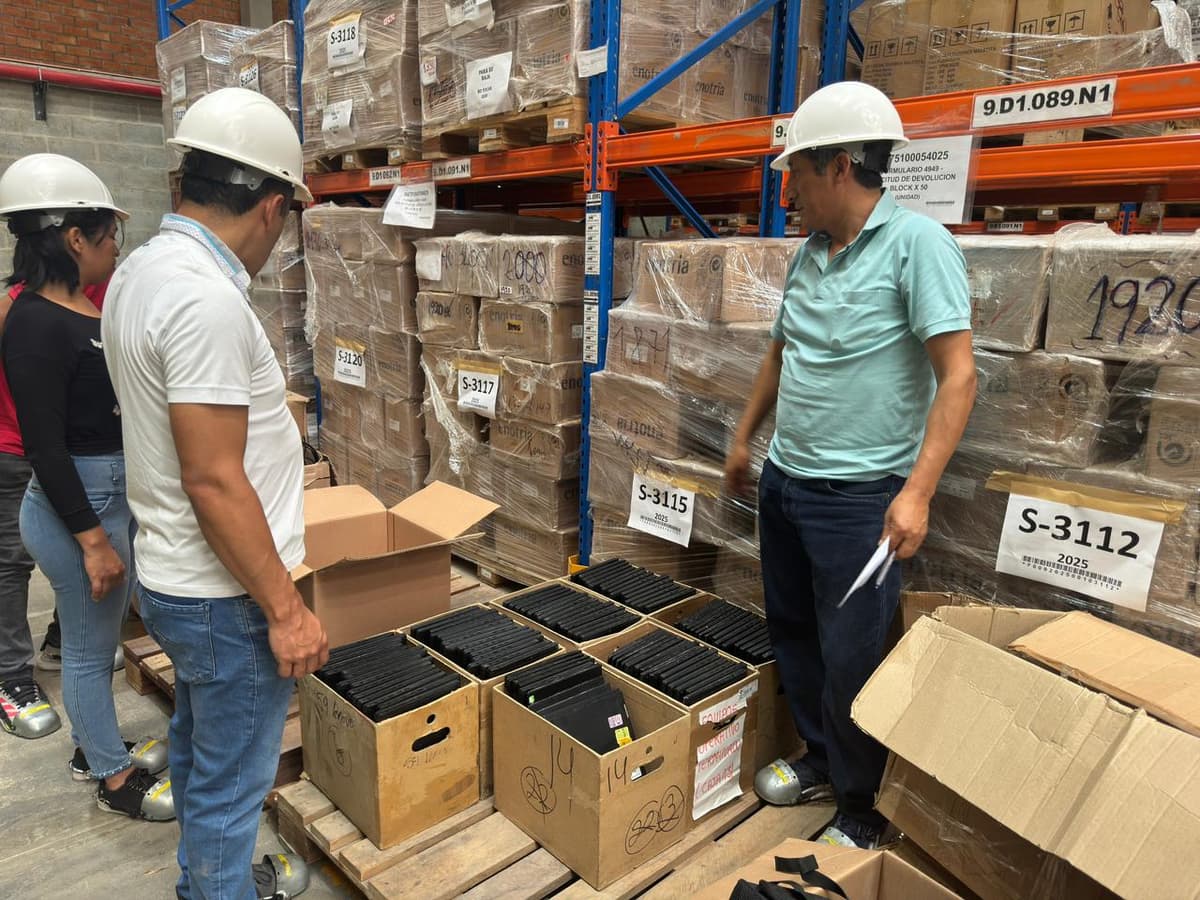 Más de 500 equipos de cómputo son entregados a Educación tras gestión ante la SUNAT