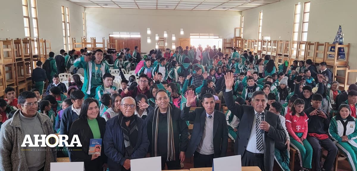 San Miguel de Cauri recibió a escritores al celebrar su 44° aniversario