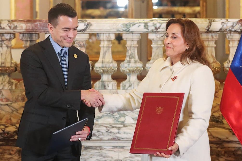 Tras reunión, Boluarte y Noboa firman hoja de ruta binacional