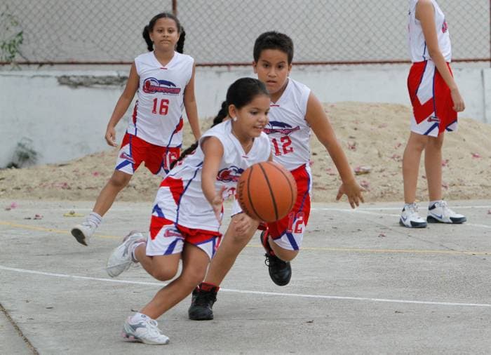 Ciclo vacacional de basquetbol