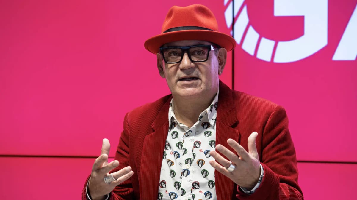 Corbacho: Sordera me aisló y desconectó de mi vida