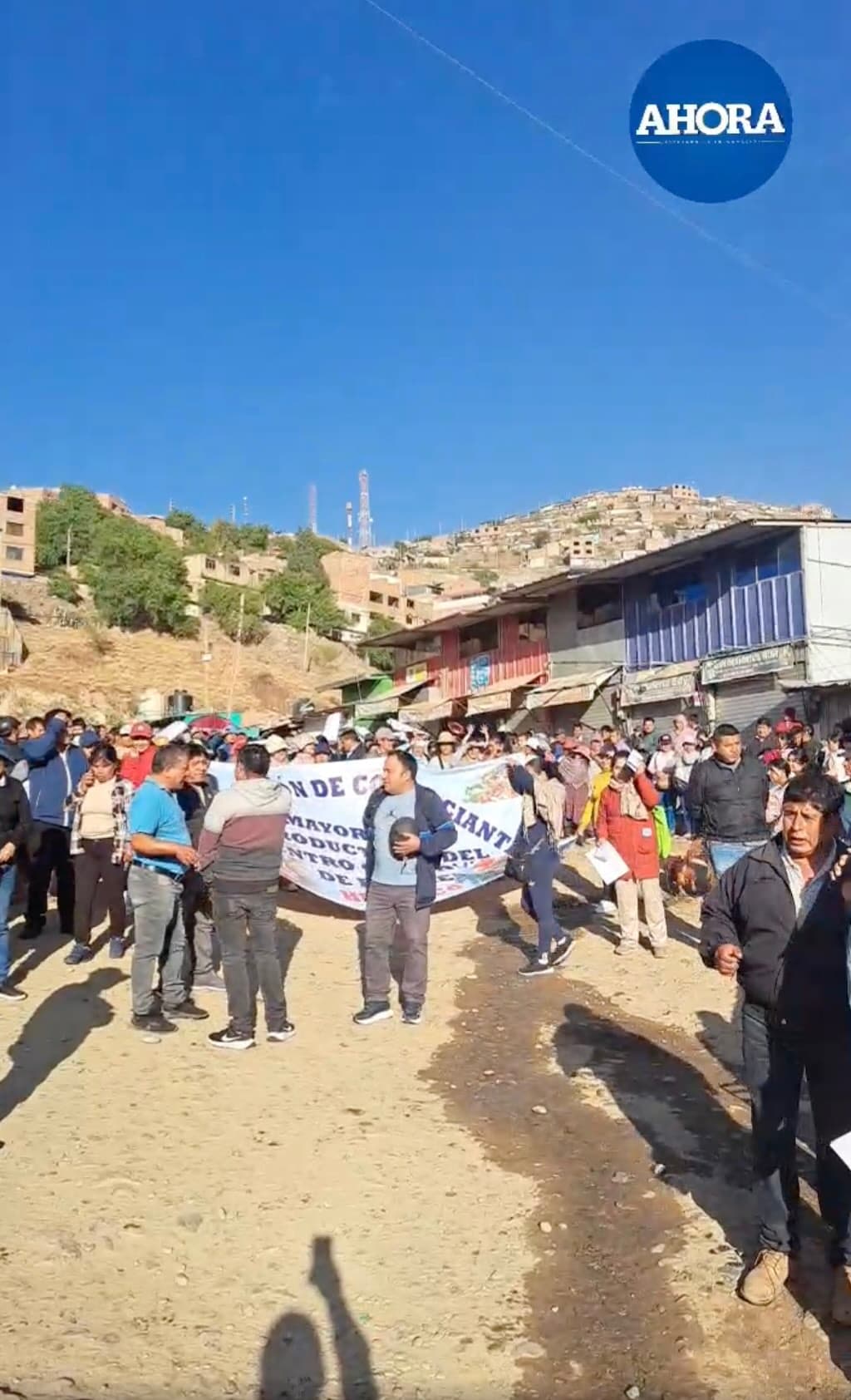 Preacuerdo sin consenso en Mercado de Puelles: Comerciantes continúan medidas de protesta