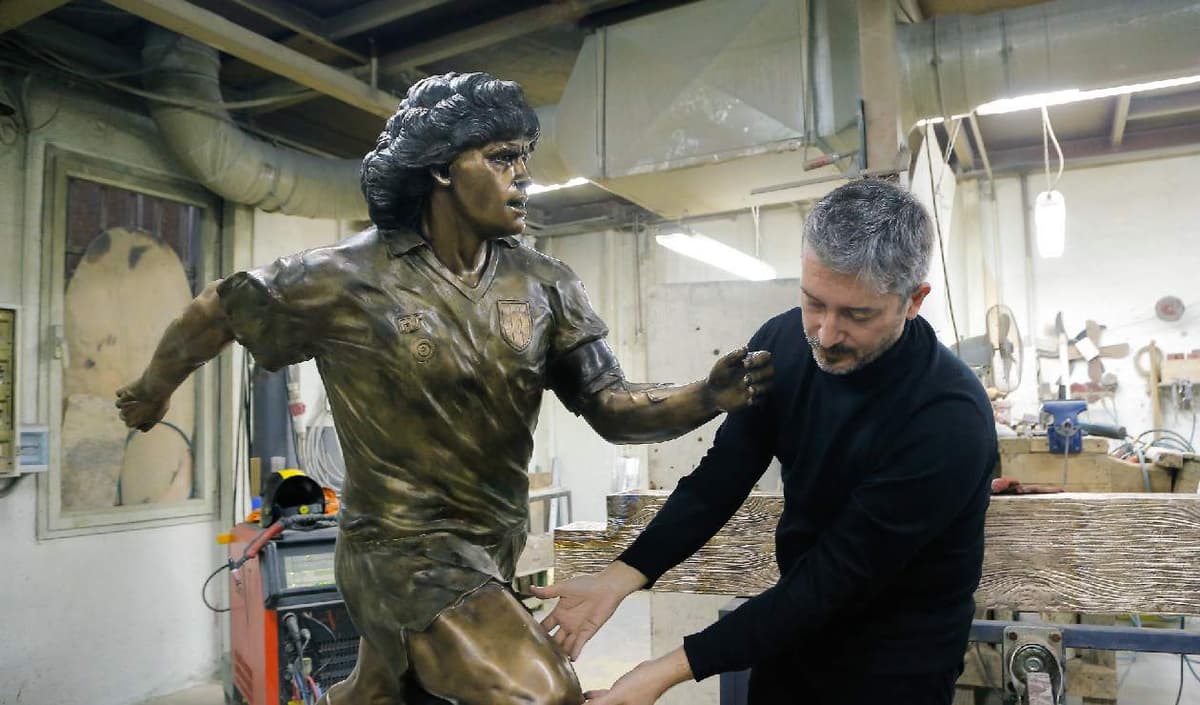 La ciudad italiana de Nápoles (sur) recordará a Diego Maradona con una estatua