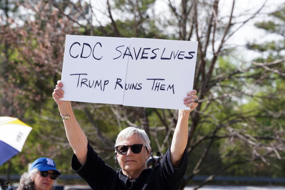 El gobierno de Trump exige más recortes en los CDC.