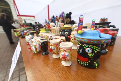 Artesanas huanuqueñas llevaron su arte al Congreso en expoferia