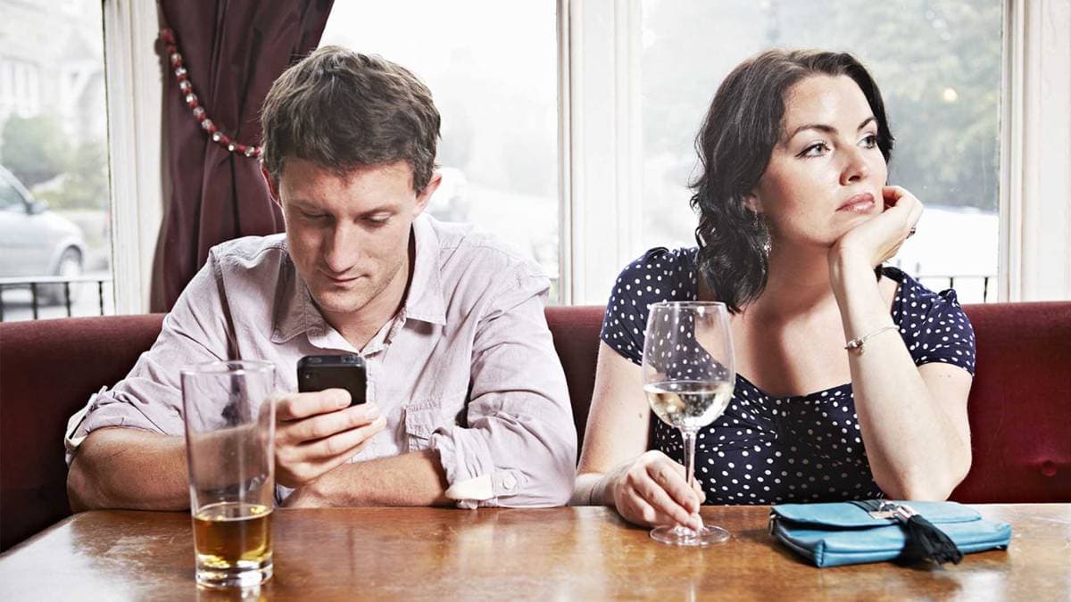 Salud y bienestar || ¿Qué es el phubbing y cómo afecta nuestro entorno?