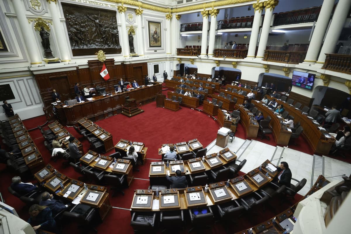 Familiares en el Congreso: Denuncian 30 casos contrataciones familiares sin concurso público