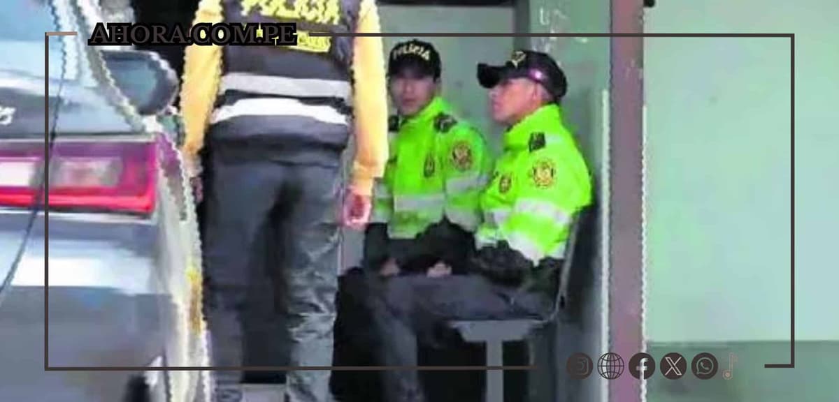 Policías conducen a un intervenido al agente bancario para exigirle coima