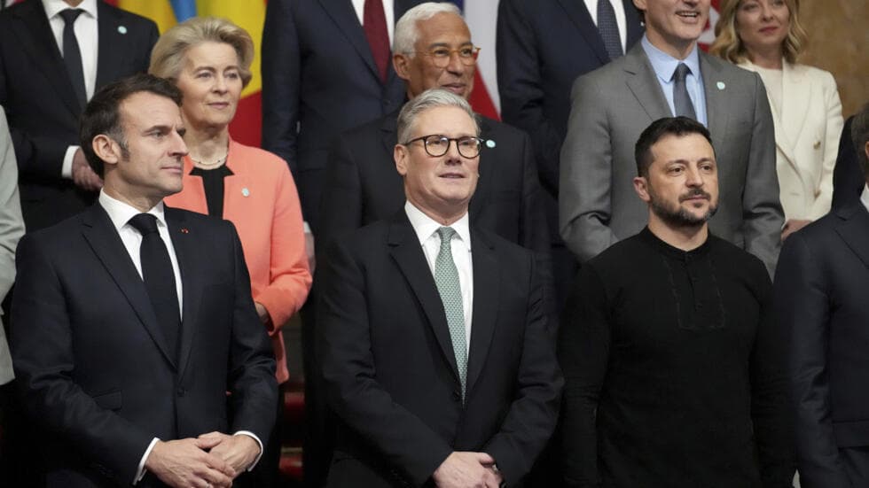 Tras incendios en propiedades del Primer Ministro Keir Starmer un ucraniano es acusado