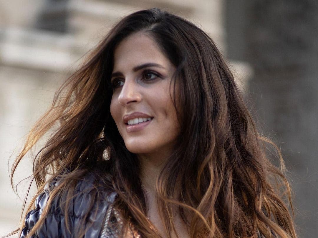 La cantante venezolana Mariaca Semprún regresa a la escena musical con su nuevo sencillo "Ayer"
