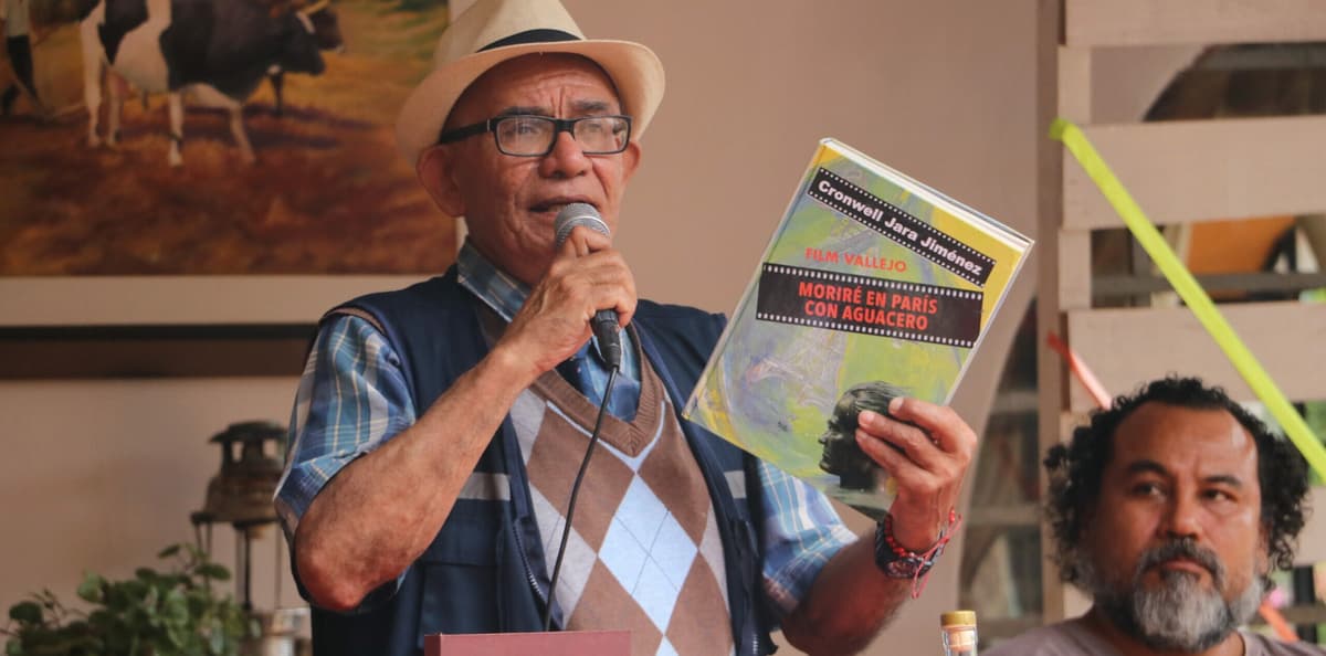 Cronwell Jara presentó su libro “Film Vallejo. Me moriré en París con aguacero”