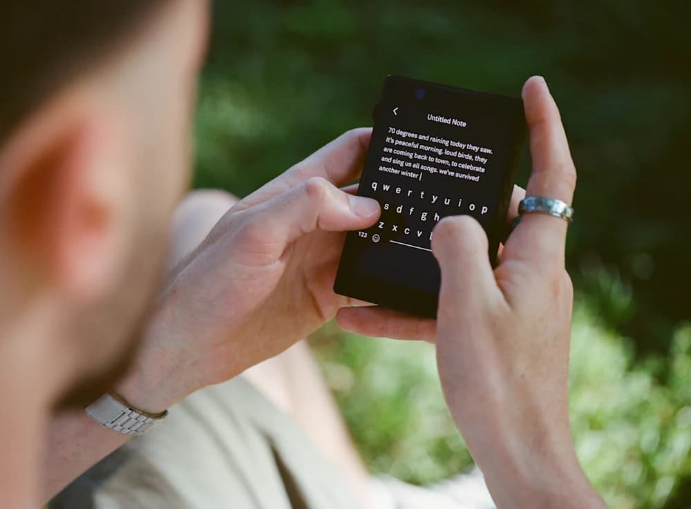 ¿Podría el Light Phone III ser la solución contra el deterioro mental digital?
