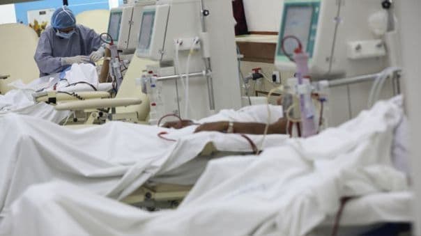 Muertes  diarias por  COVID-19 se incrementan casi en un 70%
