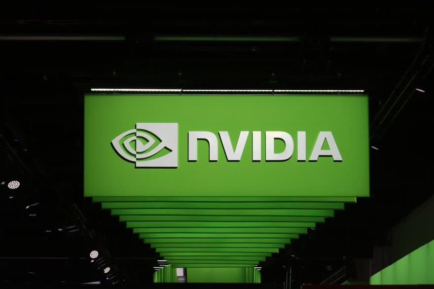 Nvidia multiplica sus ganancias un 80% impulsada por el auge de la IA en el sector tecnológico