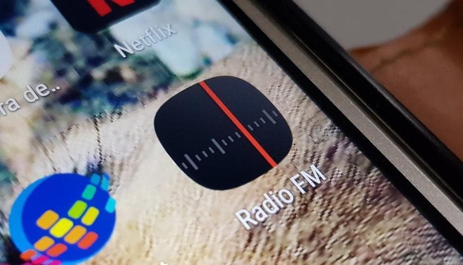 Radio FM obligatoria en celulares parece buena idea y el precio a pagar