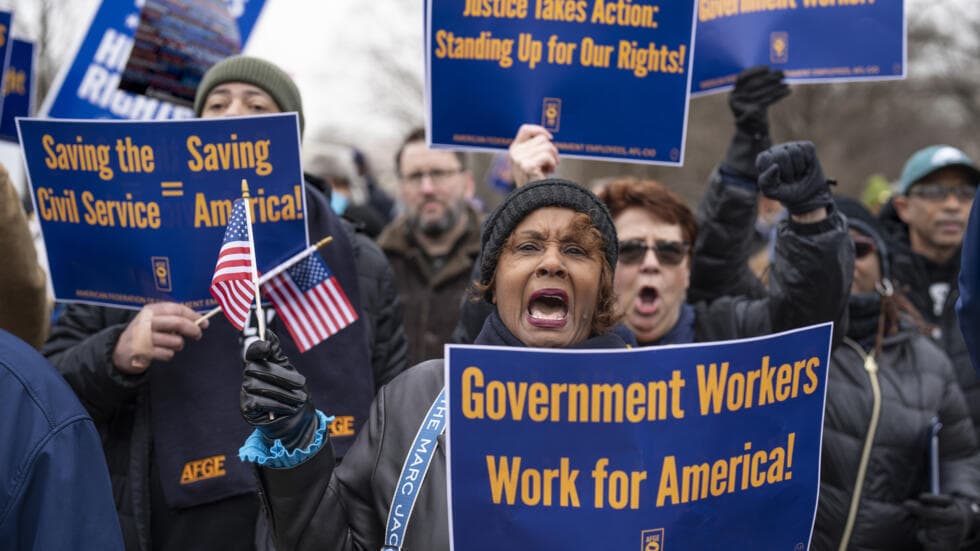 La lucha de un sindicato contra los recortes de empleos federales de Trump