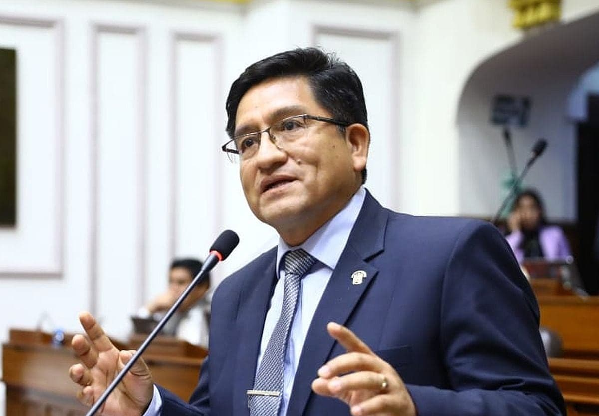 Congresista Elías Varas solicita la remoción de  integrantes de la JNJ por restituir a Patricia Benavides