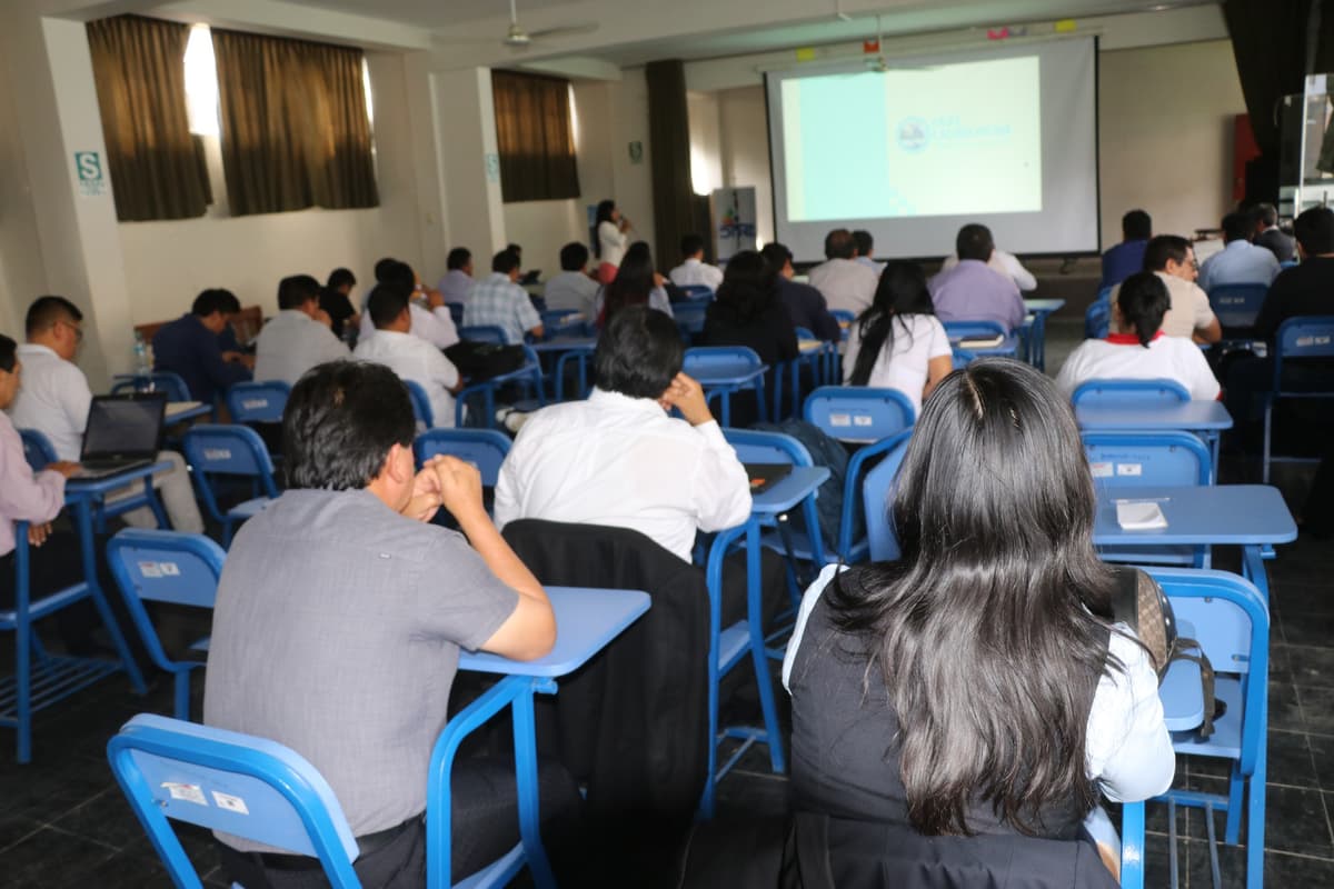 DRE Huánuco anuncia que directores evaluarán en enero la renovación de contratos docentes