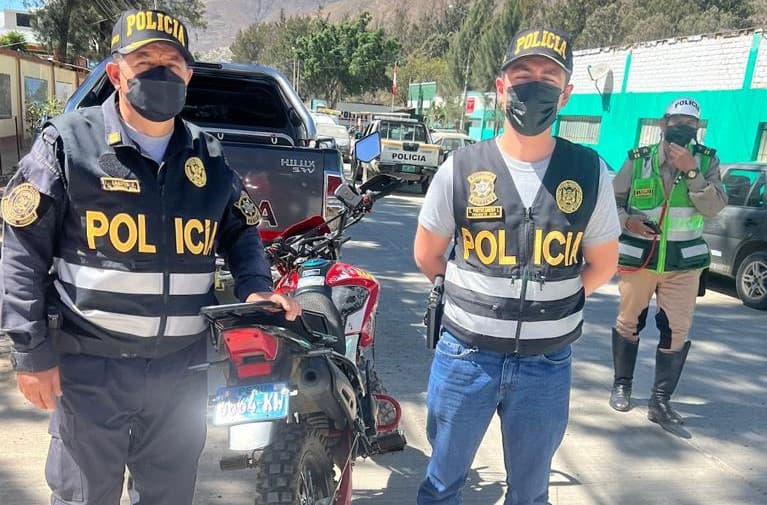 Incautan vehículos aparentemente robados en operativo
