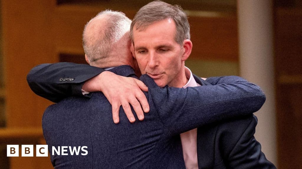 Parlamento de Escocia rechaza ley de muerte asistida