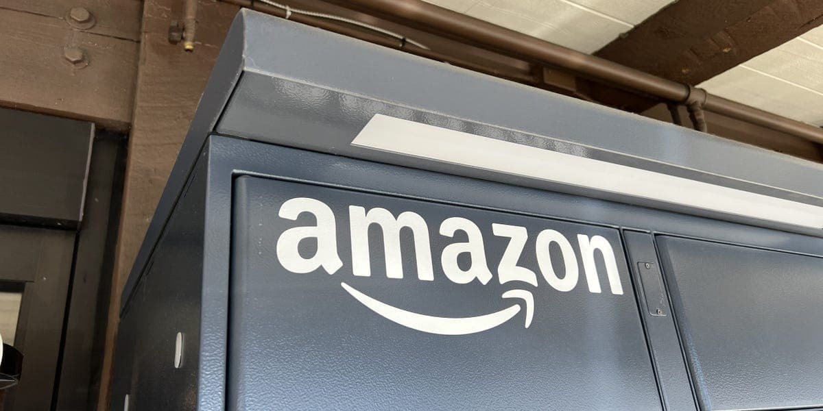 Amazon recupera servicio tras caída masiva que afectó a miles