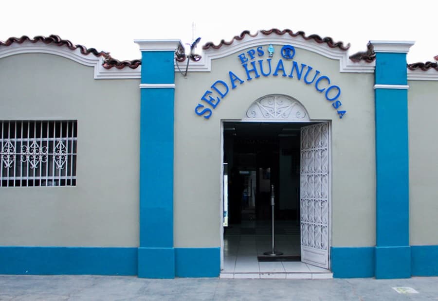 Vecino denuncia cobros excesivos de agua pese a no recibir servicio en Las Moras