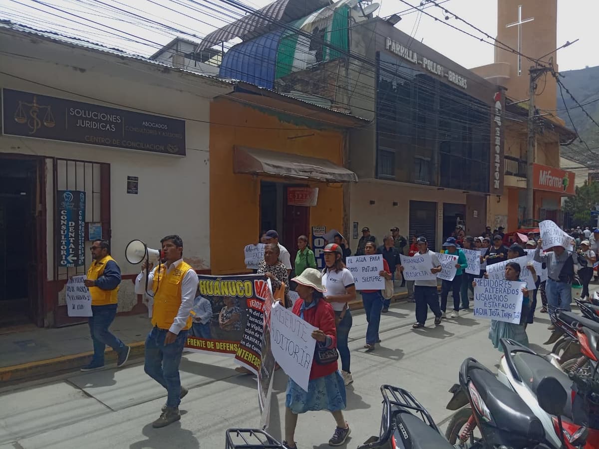 Pobladores exigen a Seda Huánuco devolución de cobros tras cuadruplicarse recibos desde el año pasado 