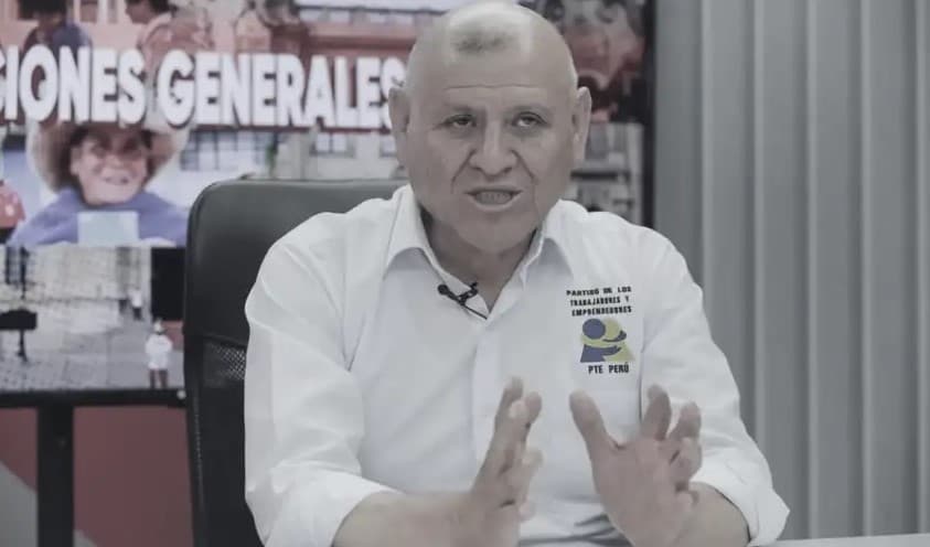 Candidato presidencial Napoleón Becerra fallece en accidente de tránsito en Ayacucho