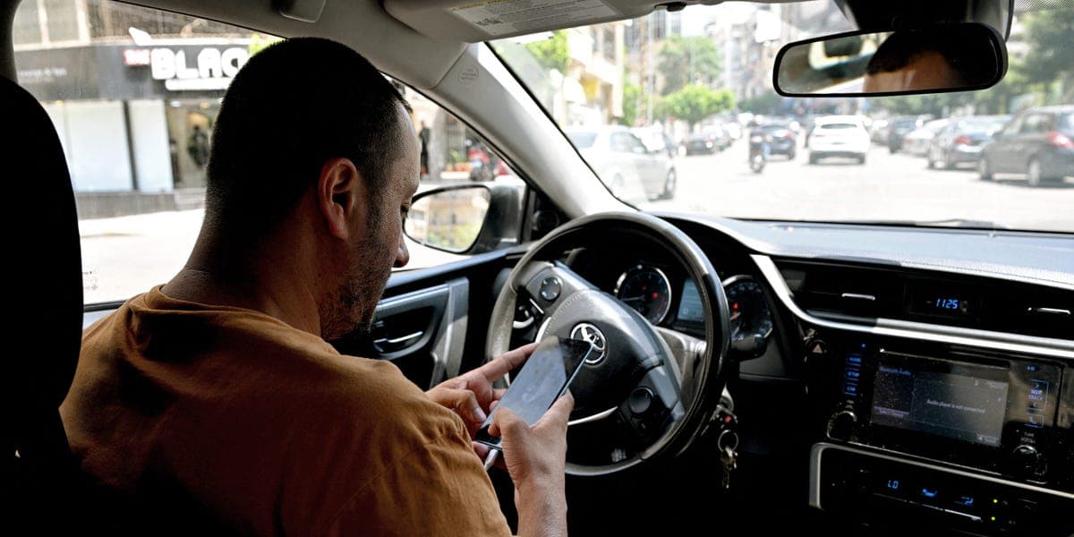 Usuarios de Uber y Lyft recortan viajes: tarifas subieron 10%