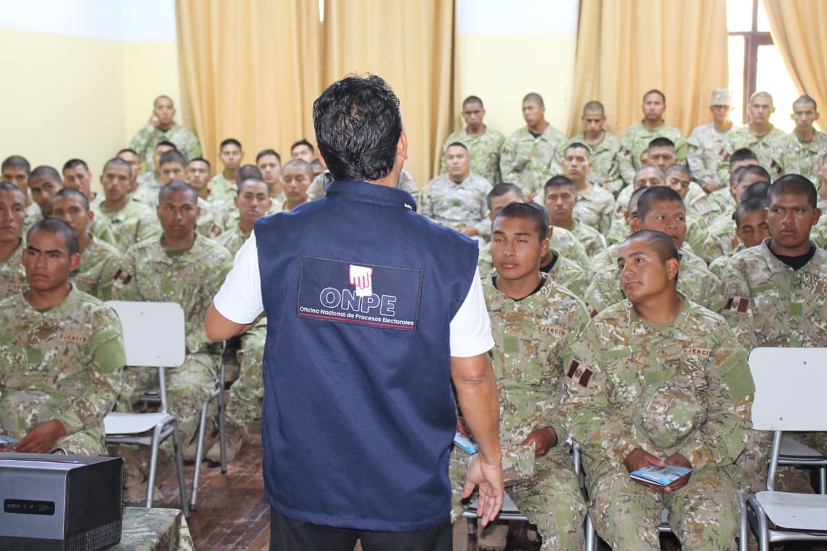 ODPE Huánuco capacita a cerca de 200 militares para garantizar seguridad en 179 locales de votación