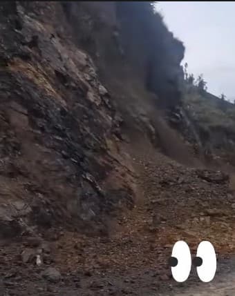 Ambo: Deslizamiento de cerro casi sepulta camioneta en plena carretera Parcoy - Cayna